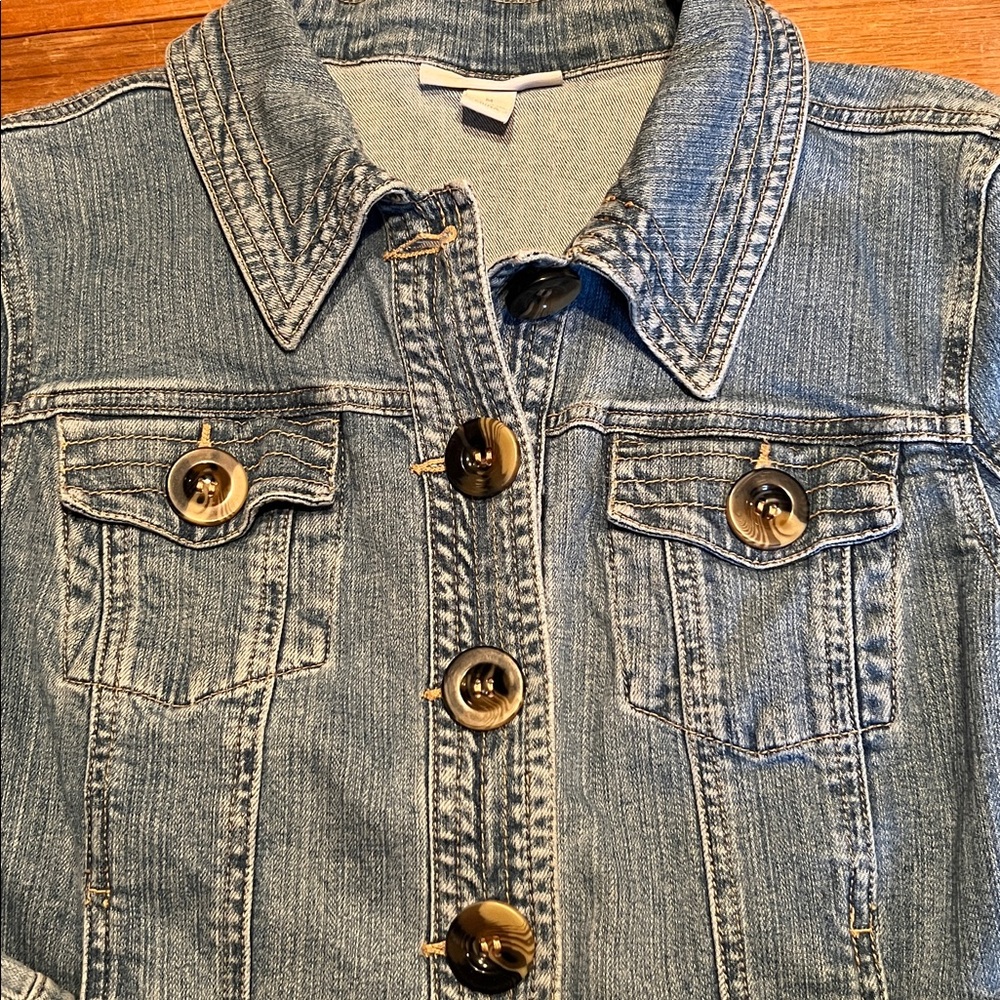 Dress Barn Jeans Jacket M Large Buttons‎ Great Stitching